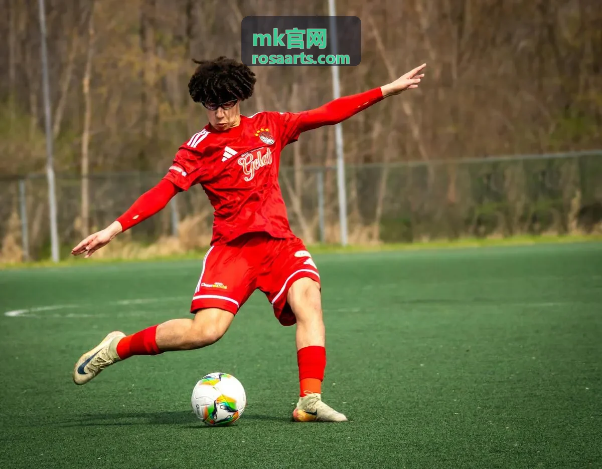 mk官网 热门专题：创作手记里的桌面与光线封面