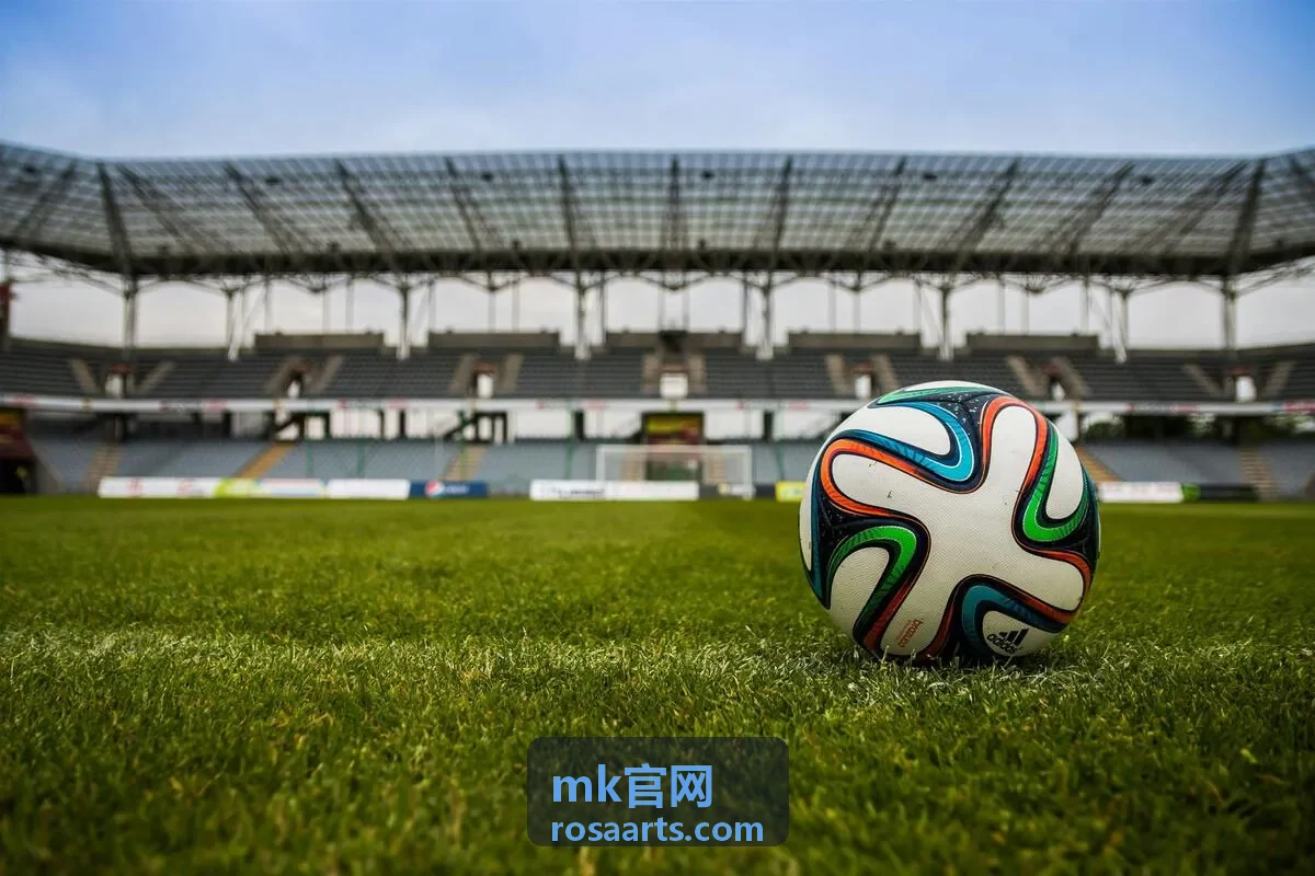 mk官网 热门专题：材料与工具里的纸笔搭配封面